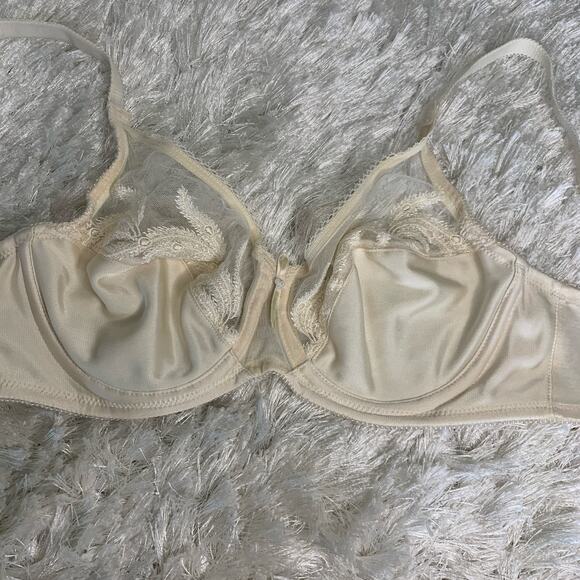 Wacoal Beige 85121 Underwire Embroidered Feather Sz 32C - Picture 1 of 5